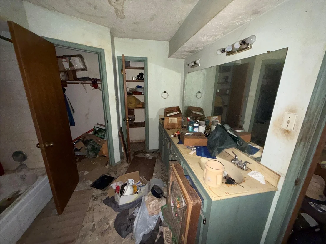 Photo of 31 May Cox Road