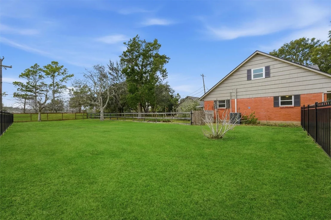 Photo of 715 Timber Cove Drive