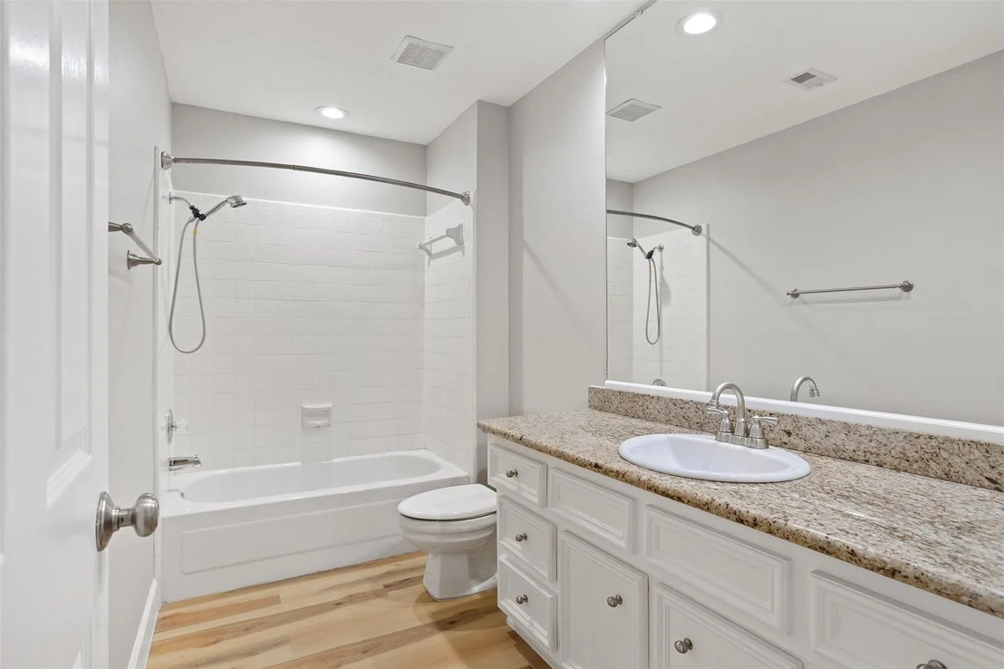 Photo of 2022 Hillside Oak Lane