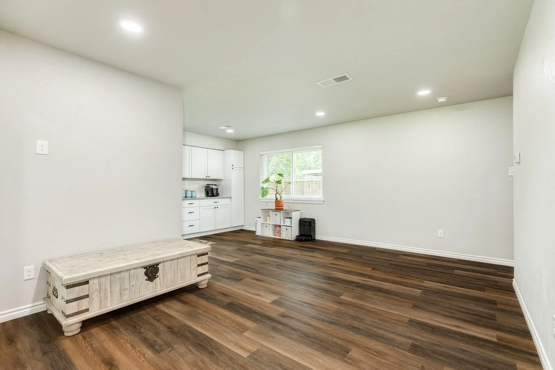 Photo of 811 Loggins Drive
