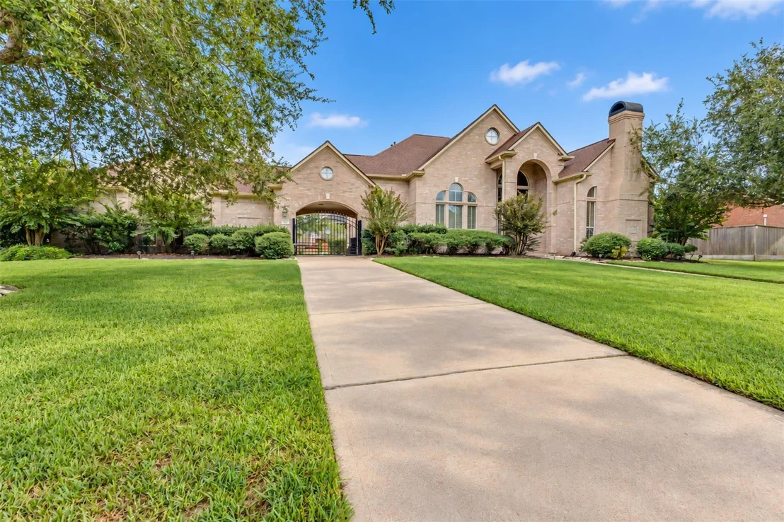 Photo of 2606 Heatherbend Drive