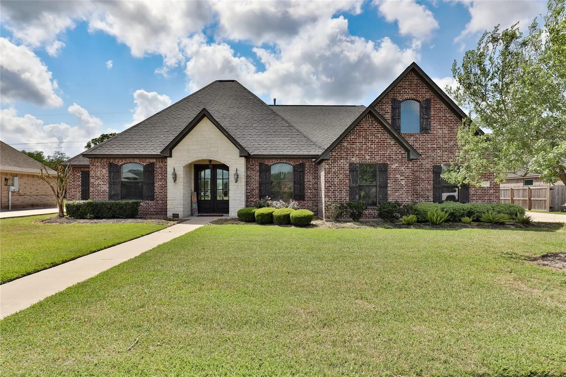 Photo of 717 Rustic Oaks Drive