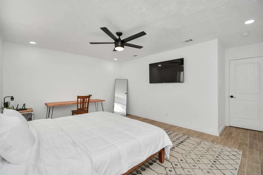 Photo of 9603 Sharpview Drive