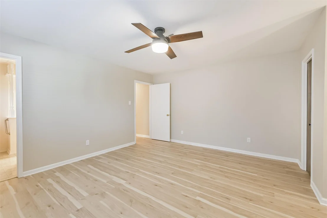 Photo of 9314 Roos Road