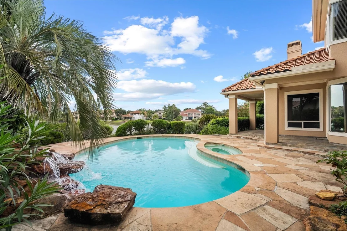 Photo of 19006 Windsor Lakes Drive