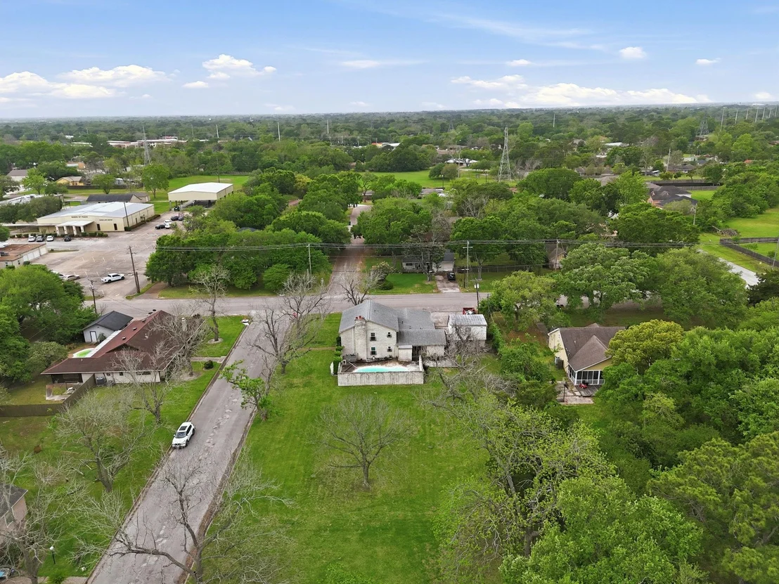Photo of 1124 Estate Drive