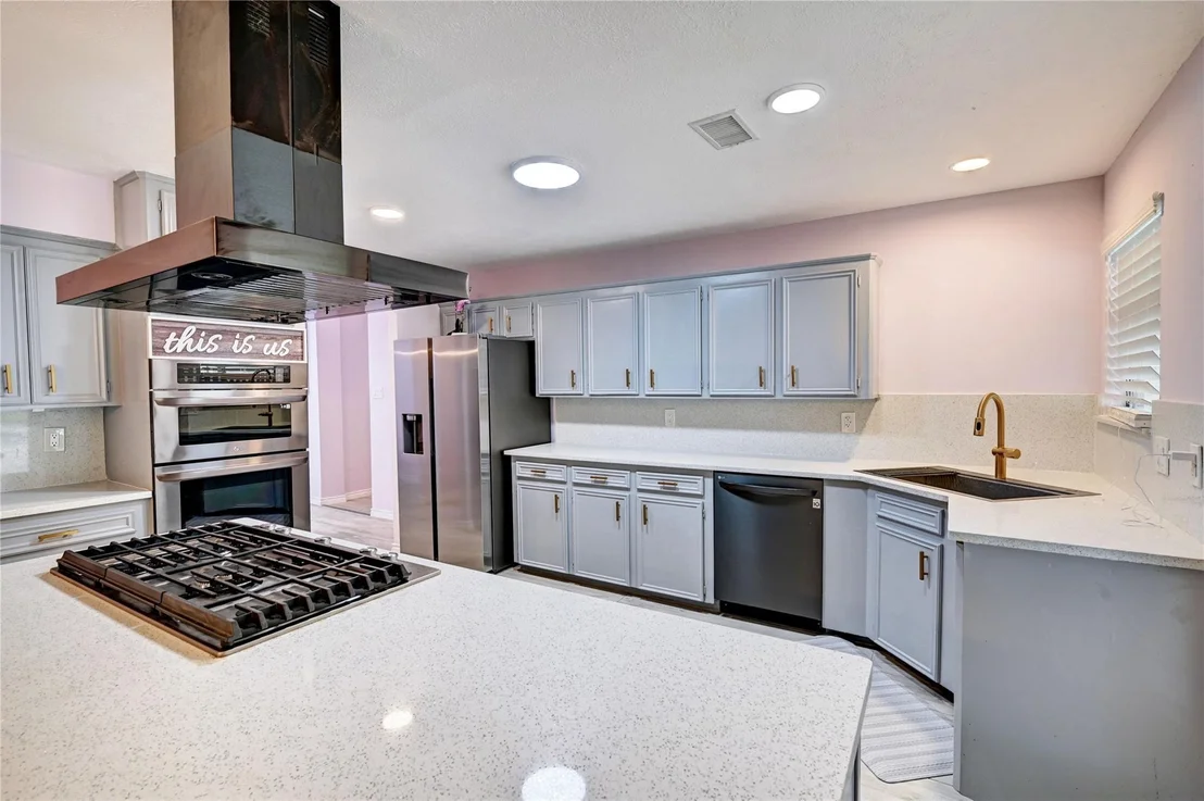 Photo of 6 Oak Hollow Circle