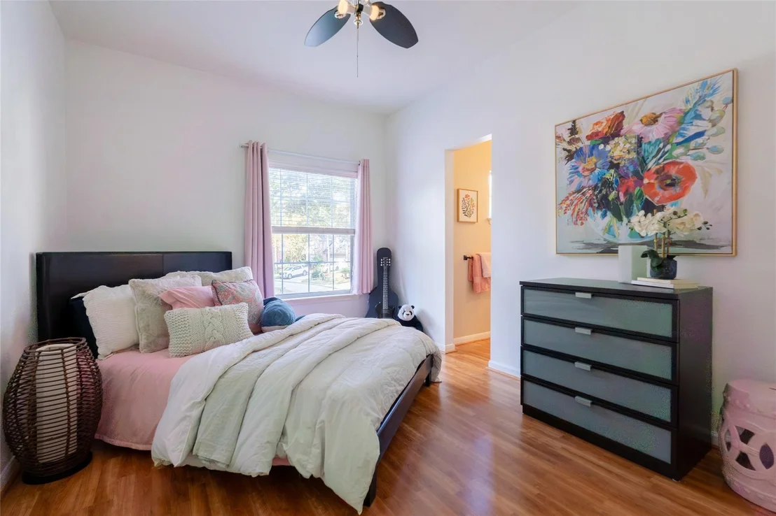 Photo of 150 Goldenvine Court