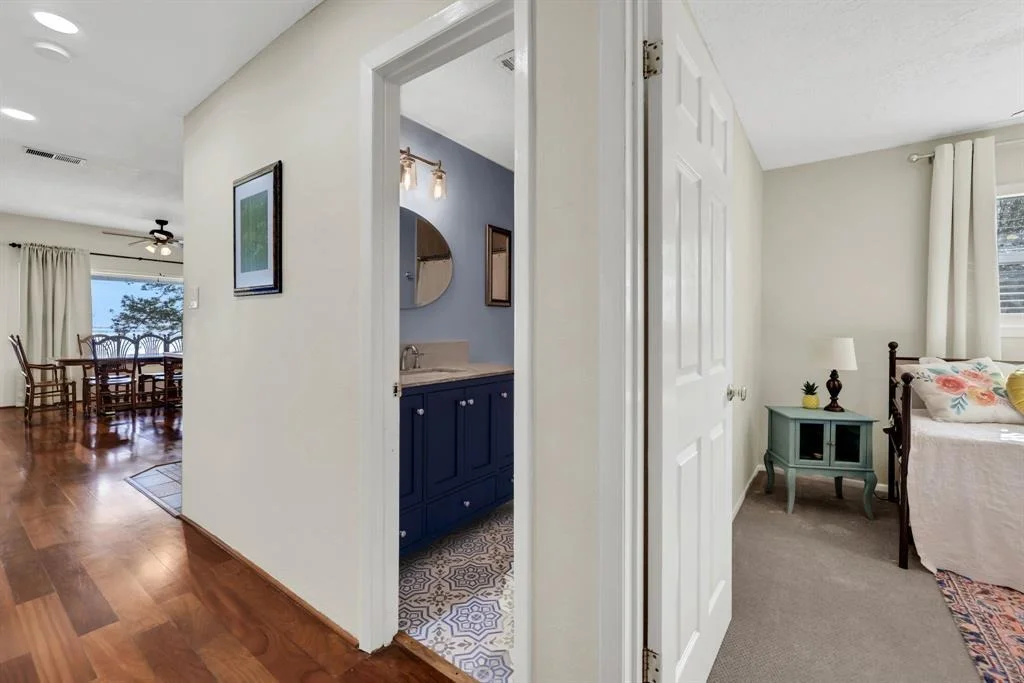 Photo of 255 Edgewater Way