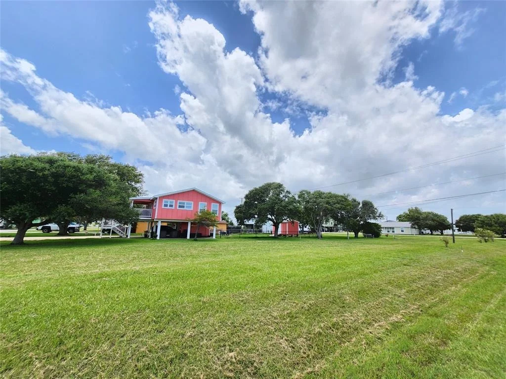 Photo of 853 Swallow Drive
