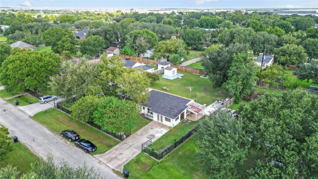 Photo of 22202 Maplewood Drive