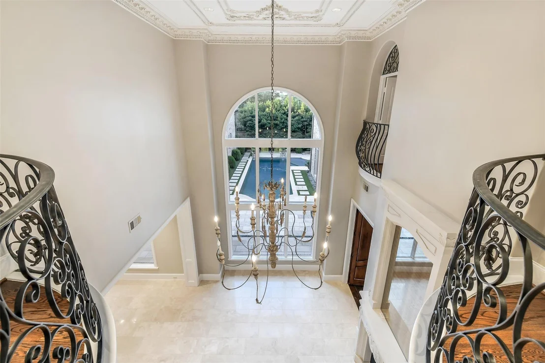 Photo of 5626 Terwilliger Way