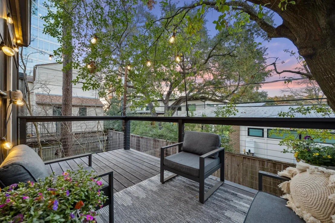 Photo of 2366 Dunstan Road