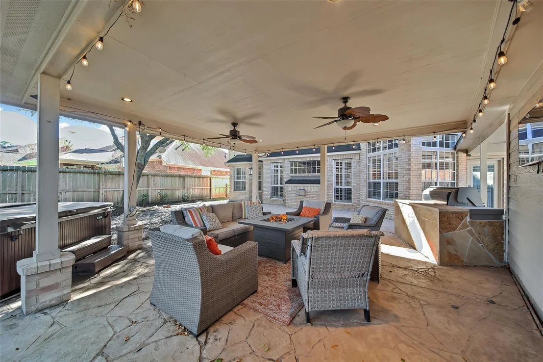Photo of 15122 Windsdowne Lane