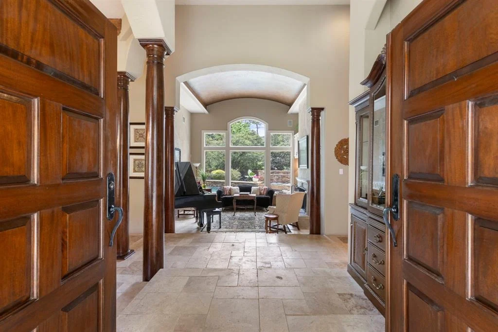 Photo of 63 N Wooded Brook Circle