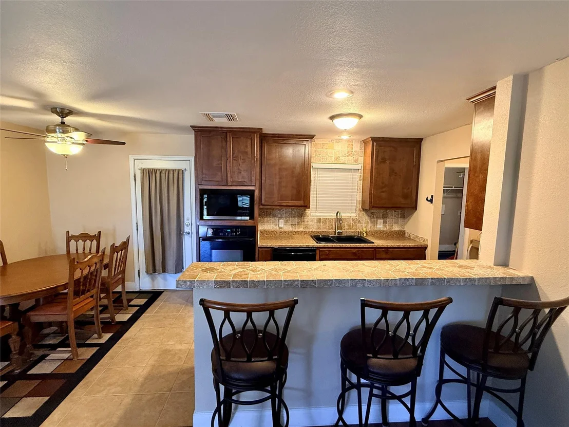 Photo of 338 Calumet Drive