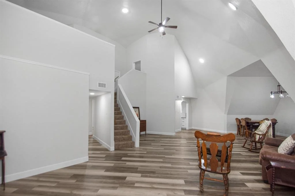Photo of 907 Longhorn Trail