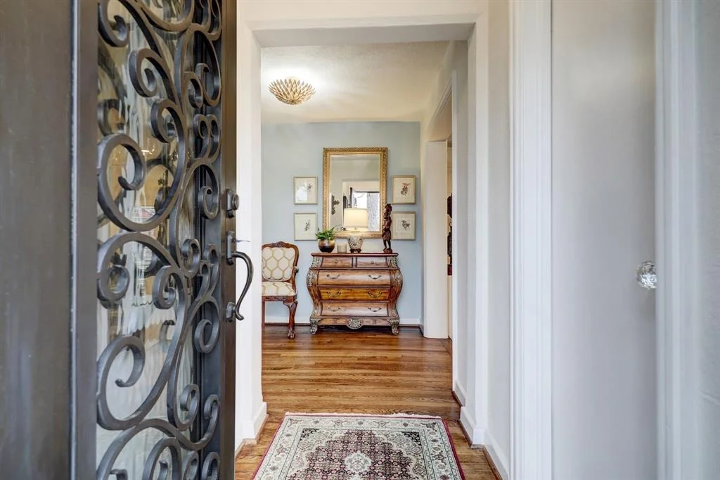 Photo of 2535 N Macgregor Way