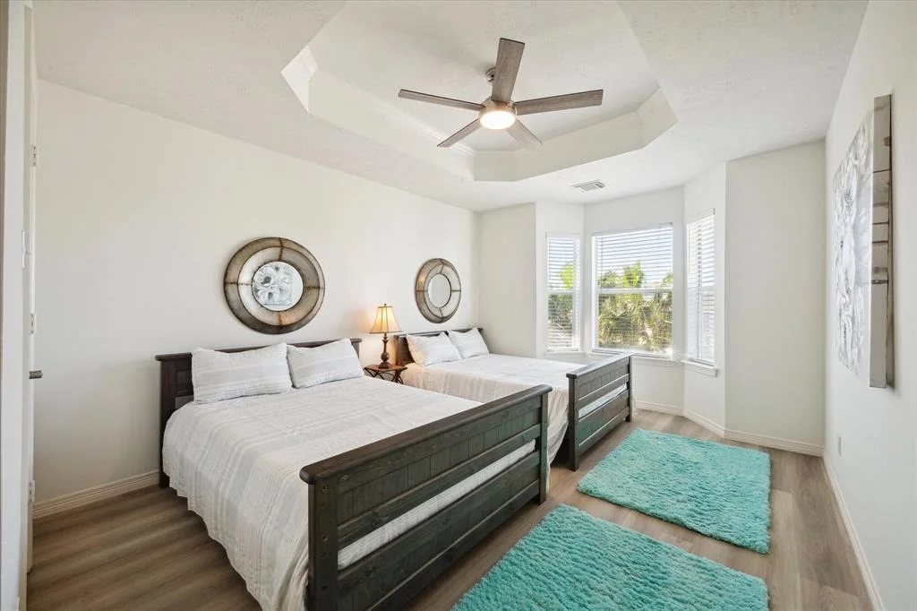 Photo of 210 Easterly