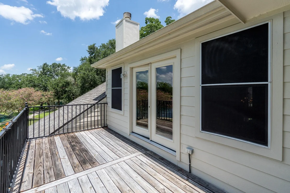 Photo of 15823 Lake Loop Drive