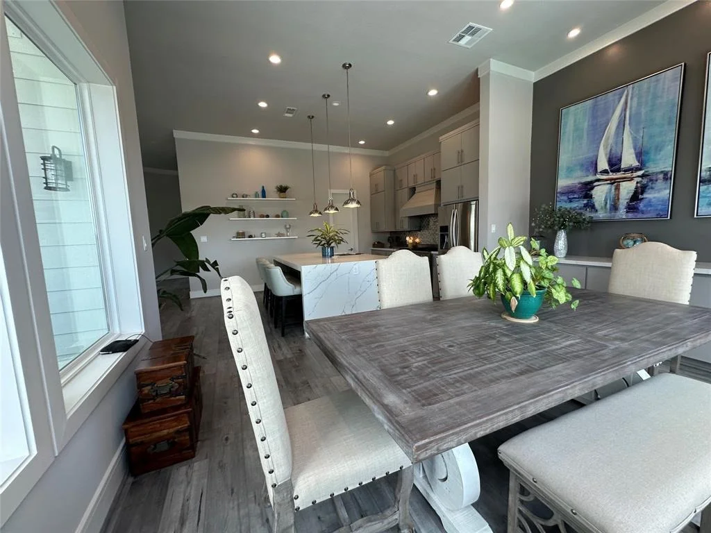 Photo of 2182 Marina Way