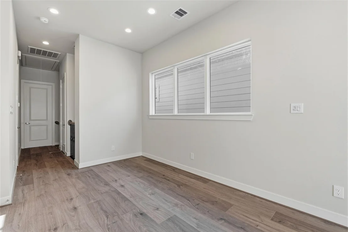 Photo of 3909 Willowbend Point Drive