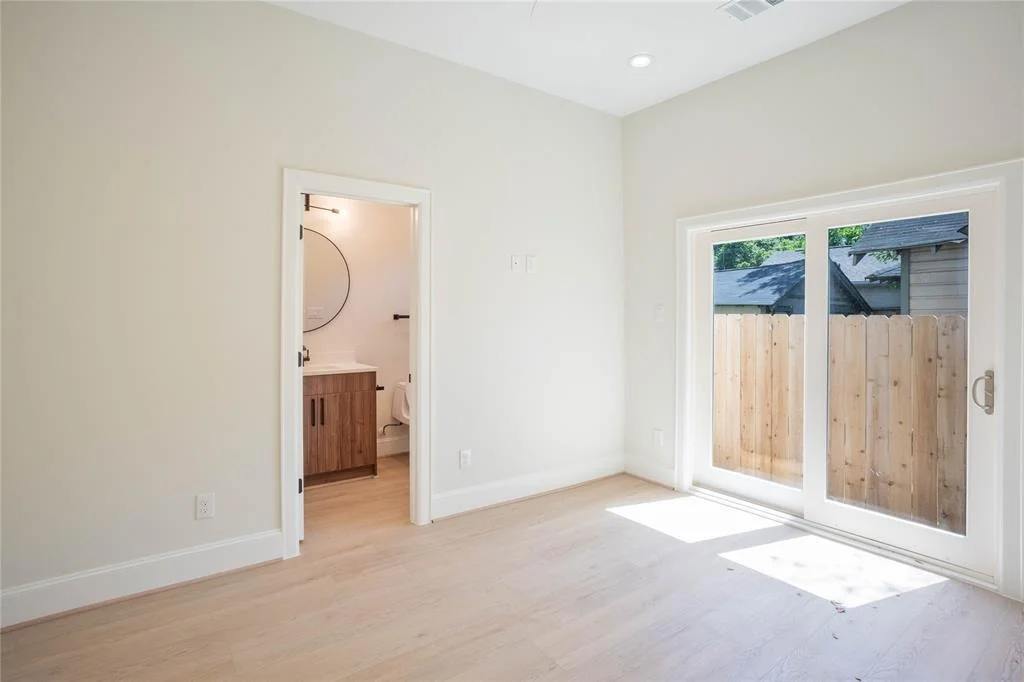 Photo of 2117 Sauer