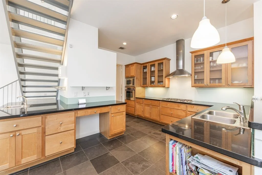 Photo of 906 Willard Street