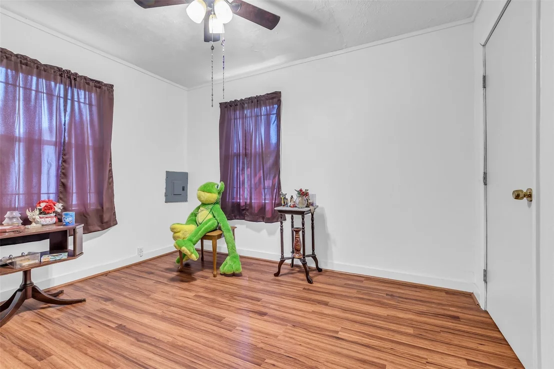 Photo of 6814 Covington Drive