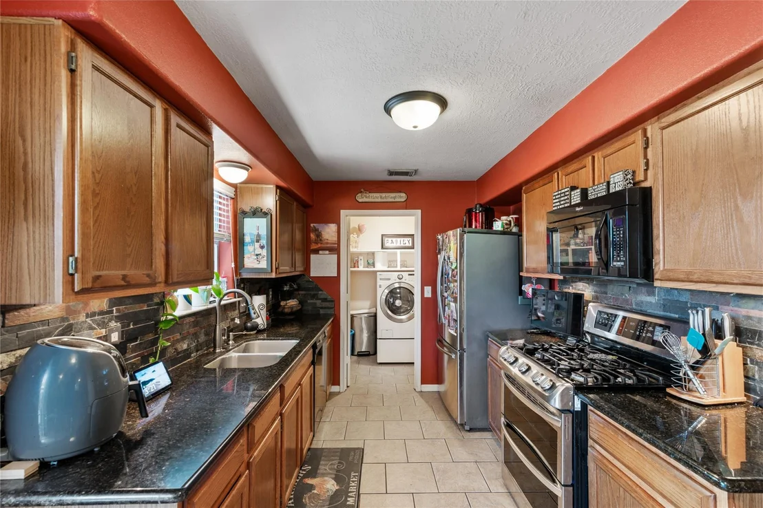 Photo of 3727 Oak Lace Drive