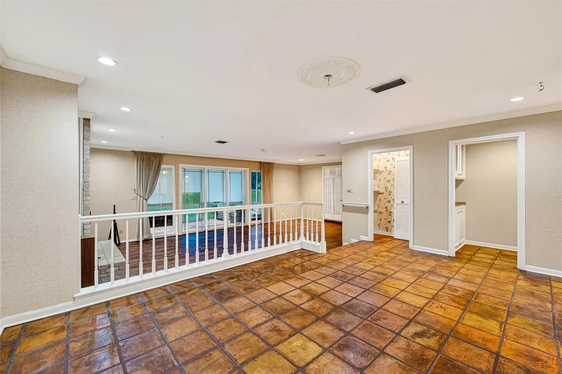 Photo of 618 Longview Drive