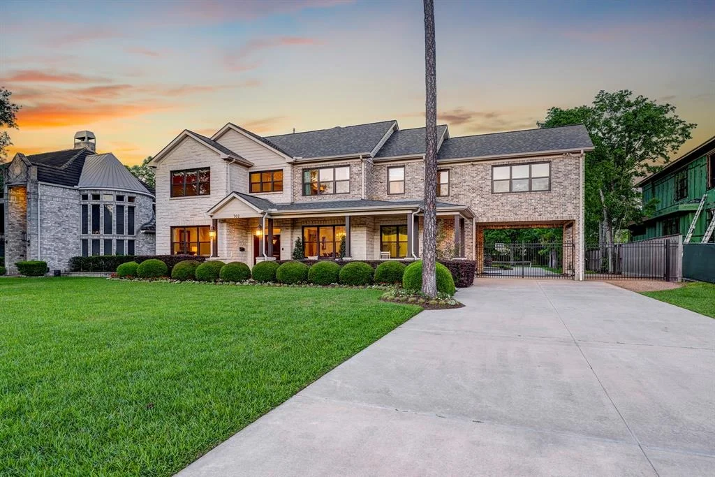 Photo of 702 Mulberry Lane