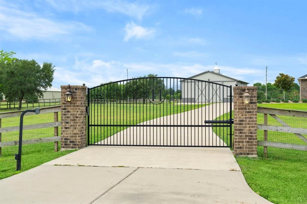 Photo of 2131 Grand River Drive