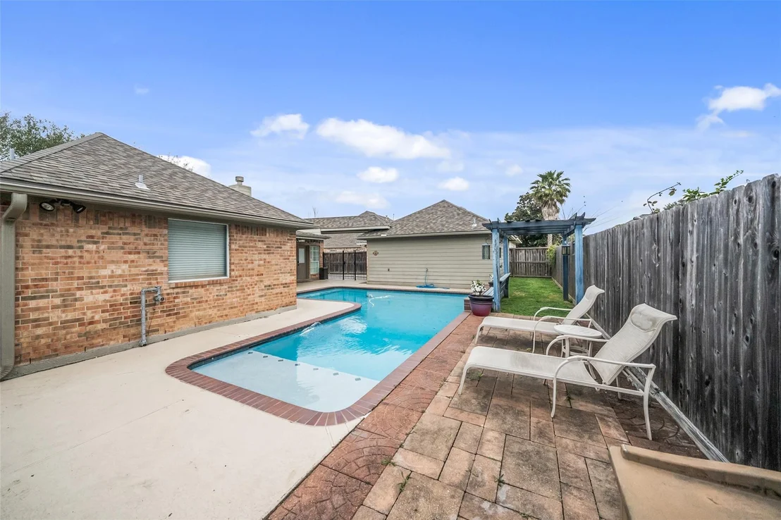 Photo of 5215 Samuels Drive