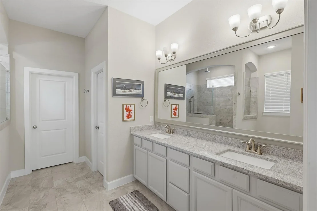 Photo of 4711 Gilbert Road