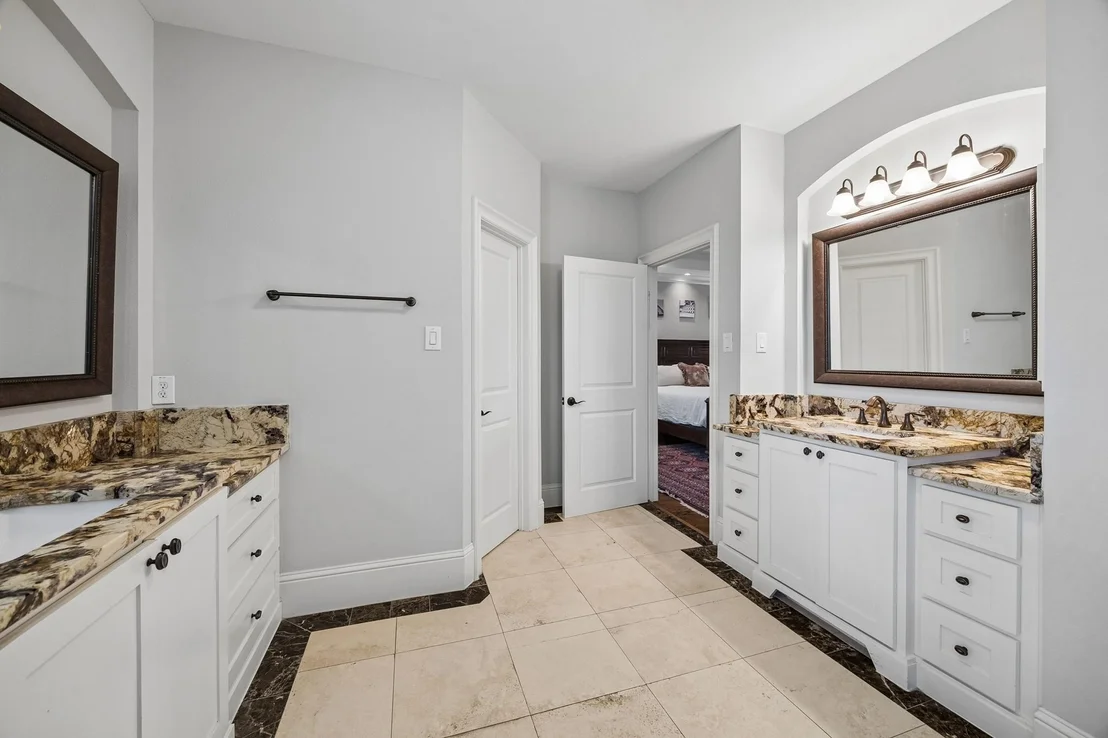 Photo of 1360 Chippendale Road