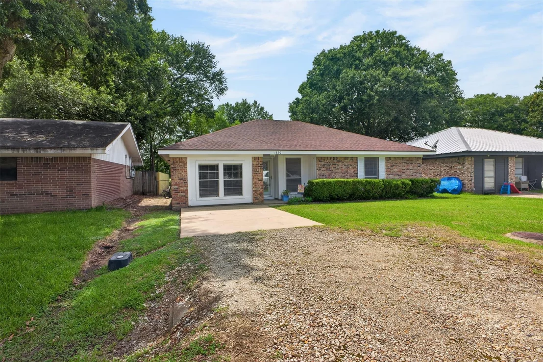 Photo of 1320 W Palm Drive
