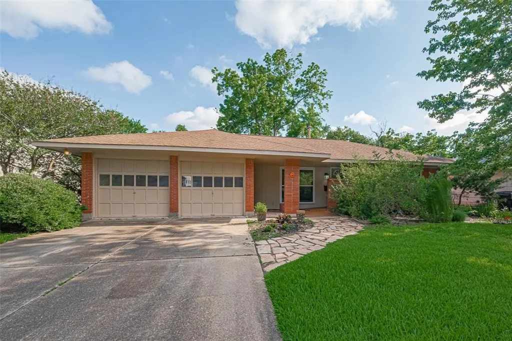 Photo of 5014 Stillbrooke Drive