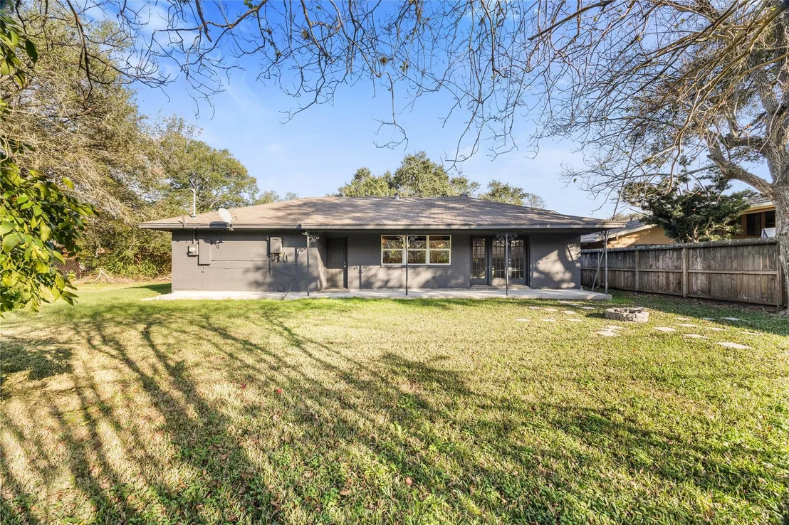 Photo of 11106 Huggins Drive
