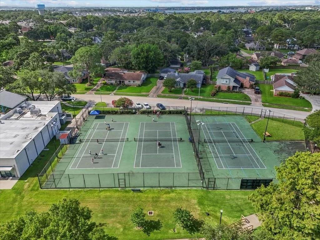 Photo of 710 Bayview Drive