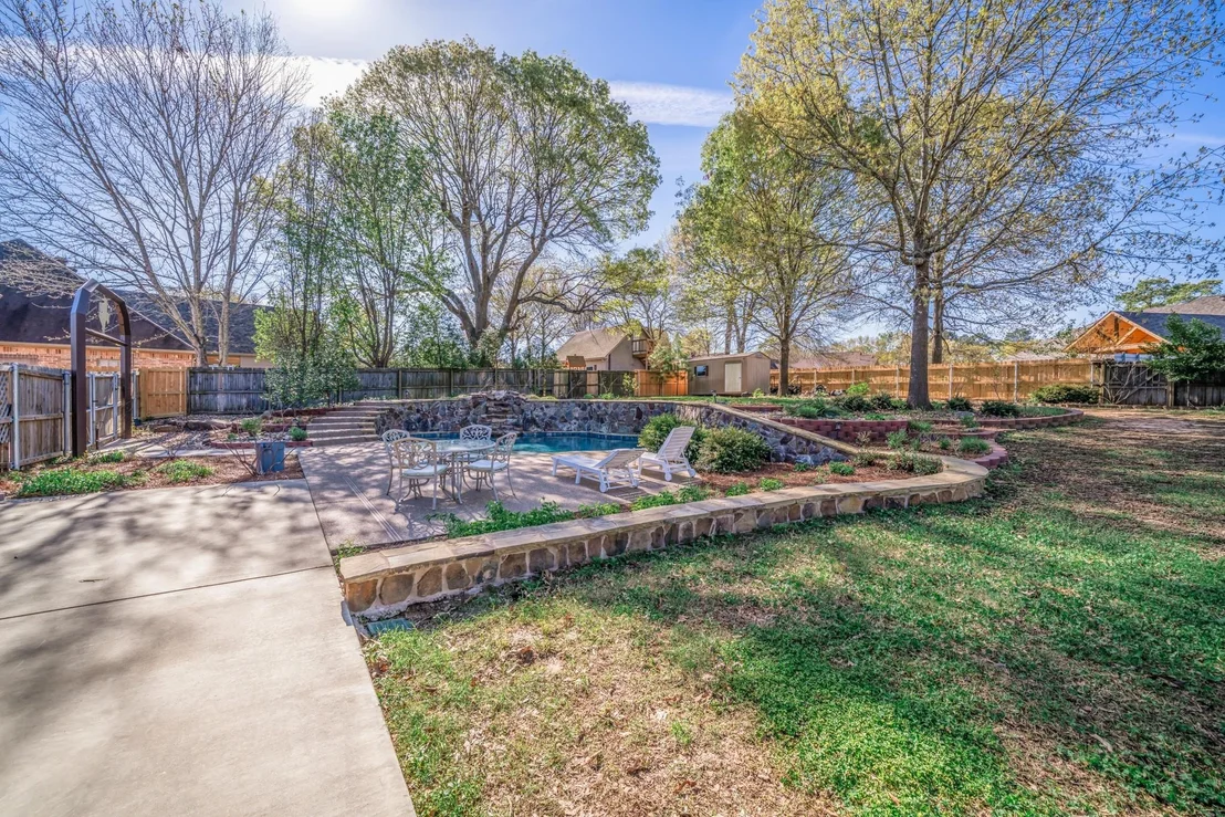 Photo of 104 Glen Rose Trail