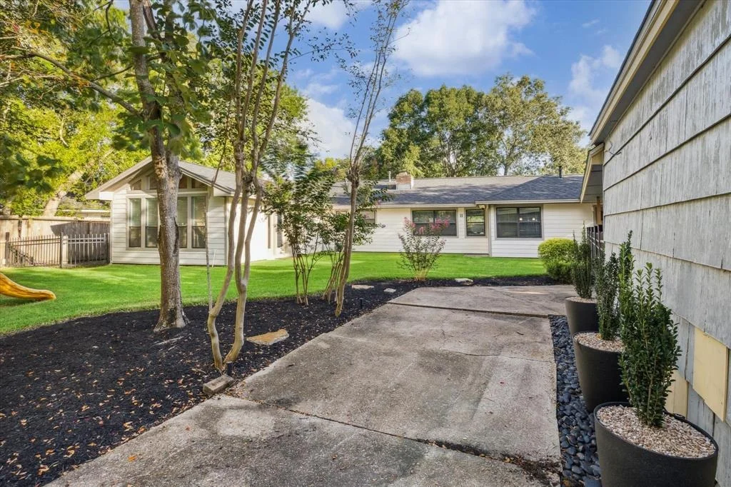 Photo of 303 Bayou View Drive