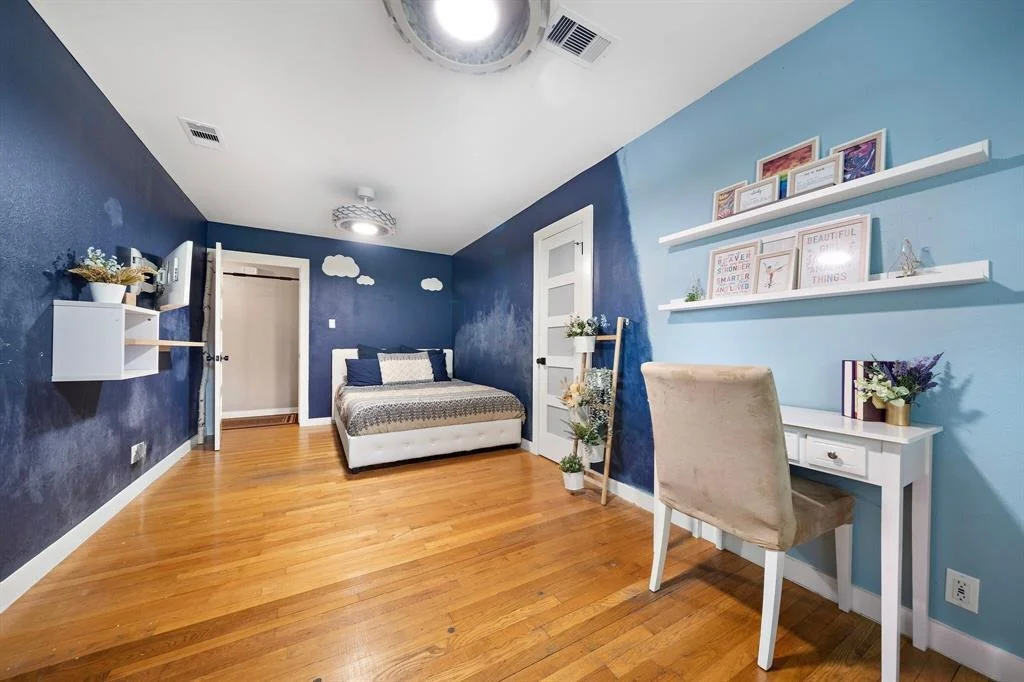 Photo of 5319 Saxon Drive