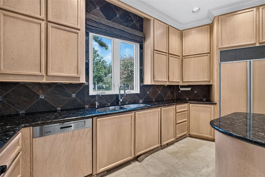 Photo of 2 W Terrace Drive