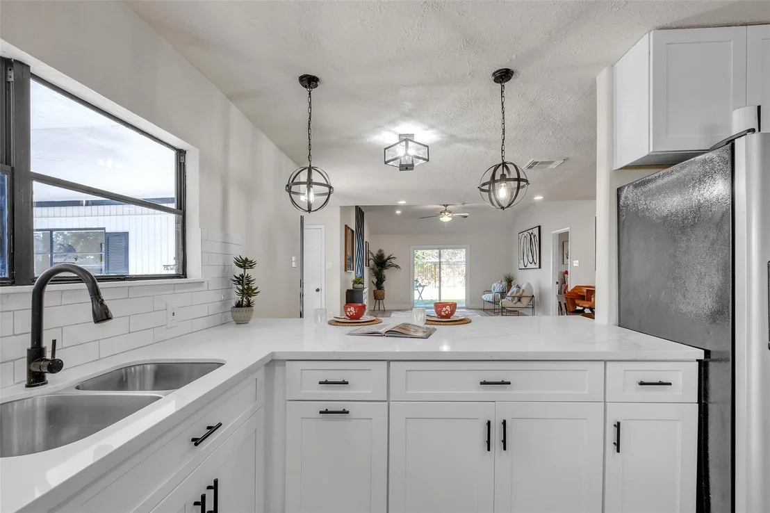 Photo of 5502 Hewitt Dr Drive
