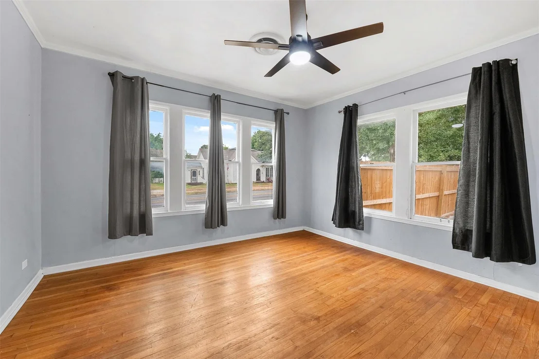 Photo of 335 N Robb Street