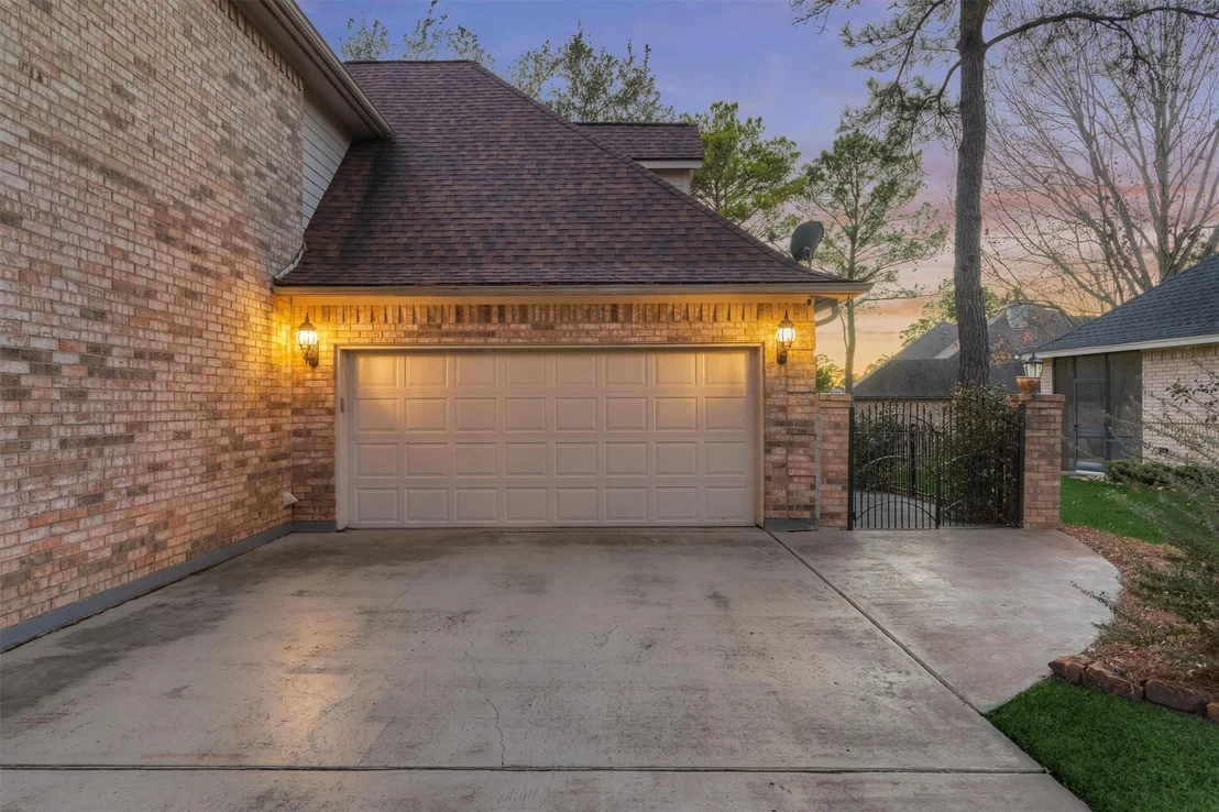 Photo of 147 Sunnyvale W