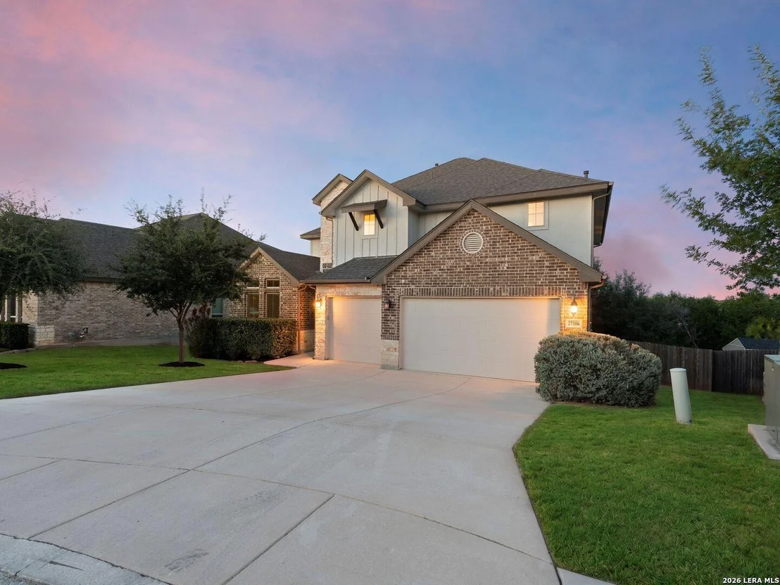 Photo of 27106 Falls Cv