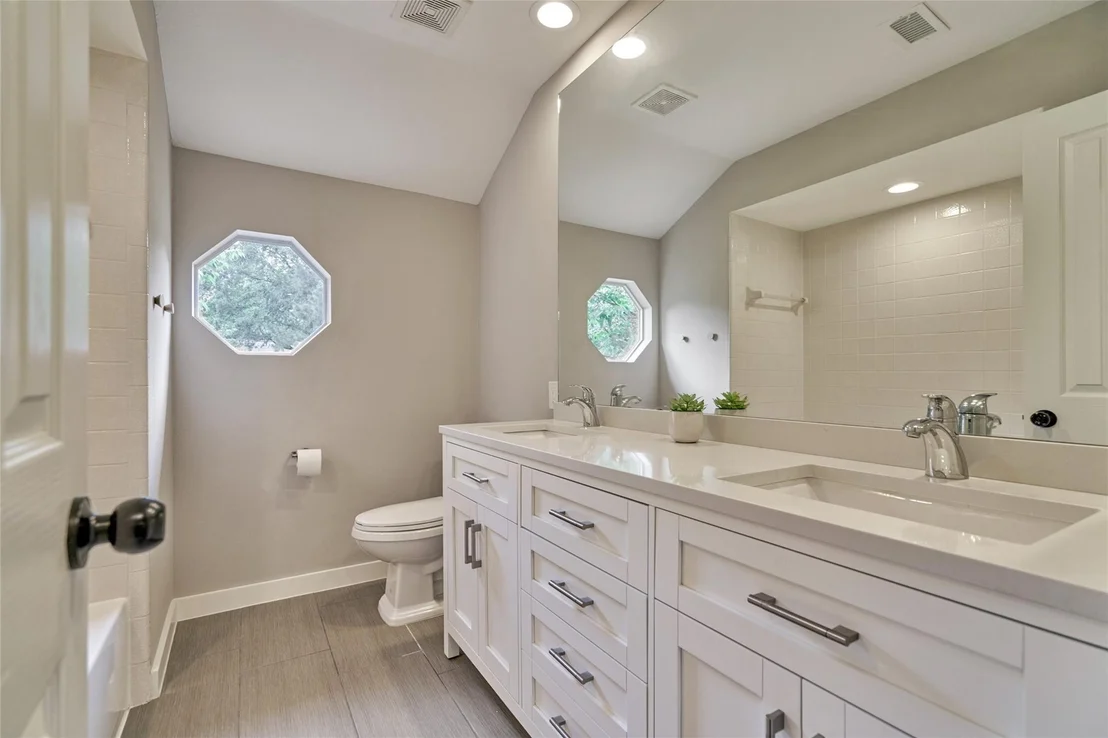 Photo of 38 E Gaslight Place
