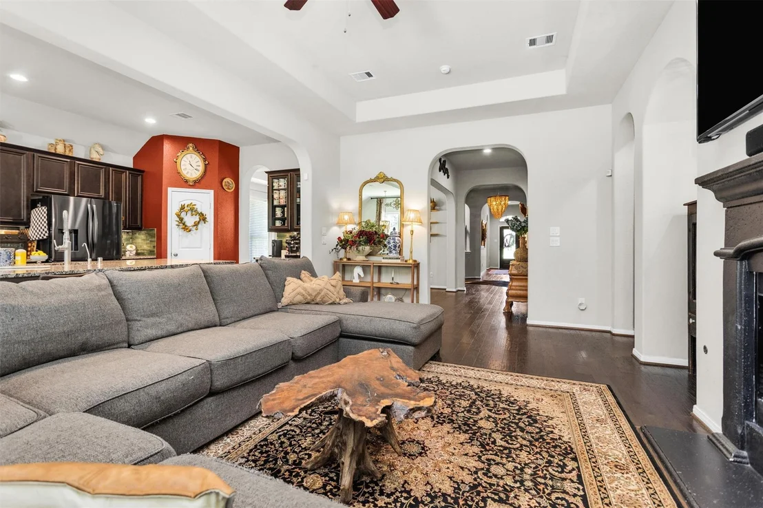 Photo of 9184 White Tail Drive